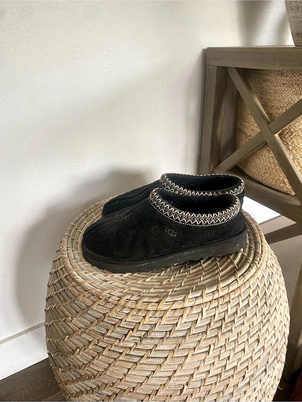 UGG Tasman Slipper Black US 8